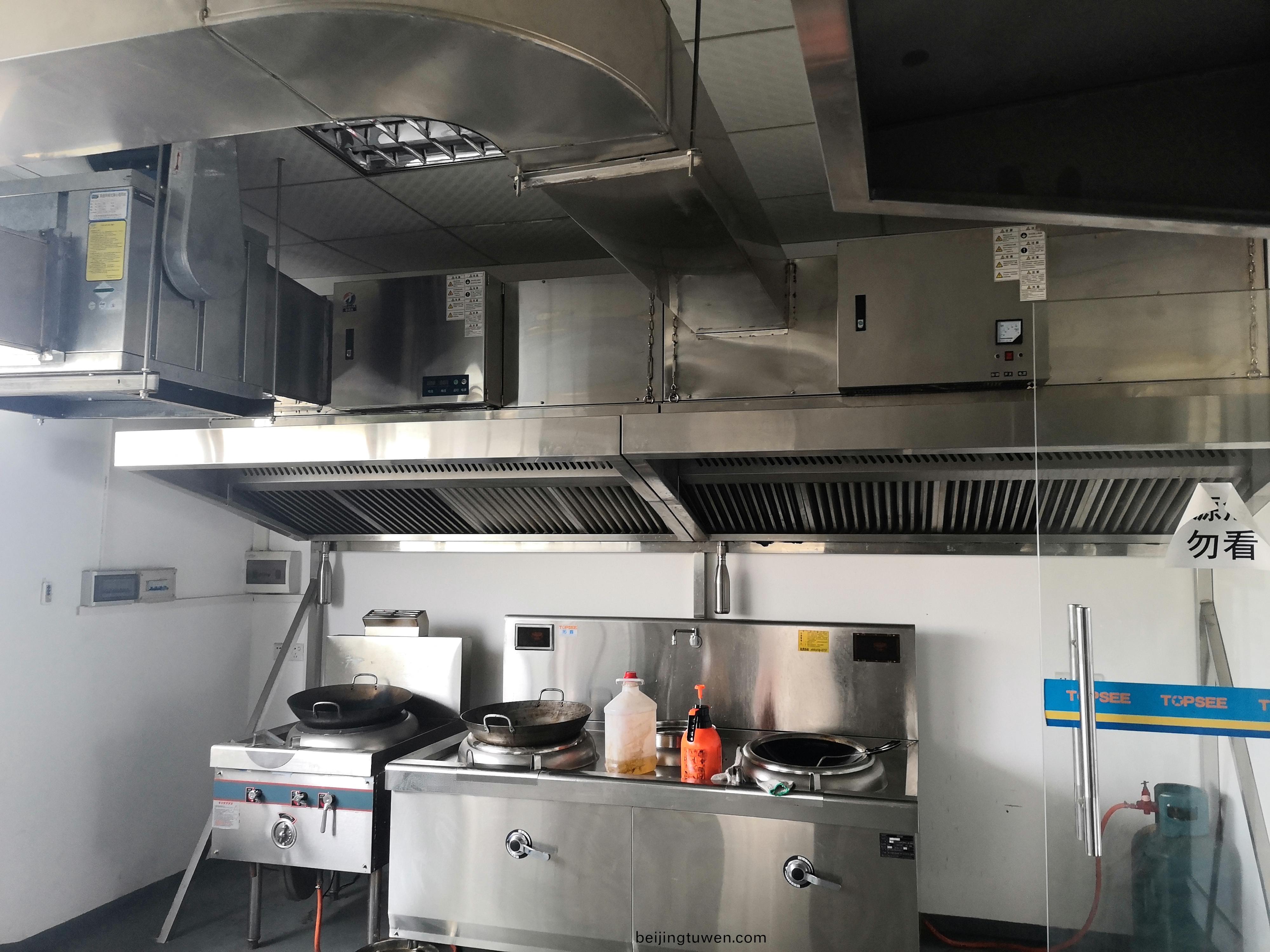 深圳某餐(can)飲廚房(fang)通(tong)風排煙工程