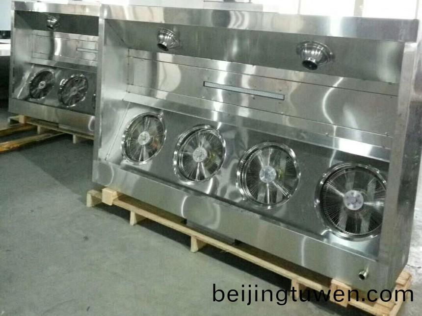 工業油煙淨(jing)化器與餐飲油煙淨化器的(de)區彆