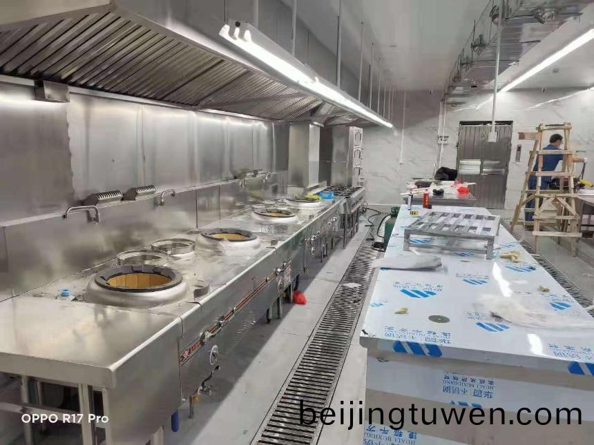 某(mou)大(da)型餐(can)廳廚(chu)房(fang)油(you)煙淨化(hua)工程案例